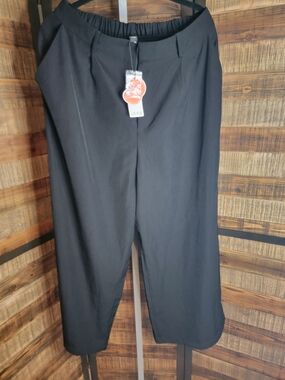 Cider Black Wide Leg Cropped Pants